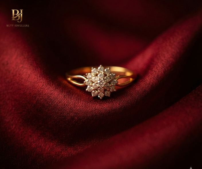 21k Gold Natural Diamond Flower Cluster Ring